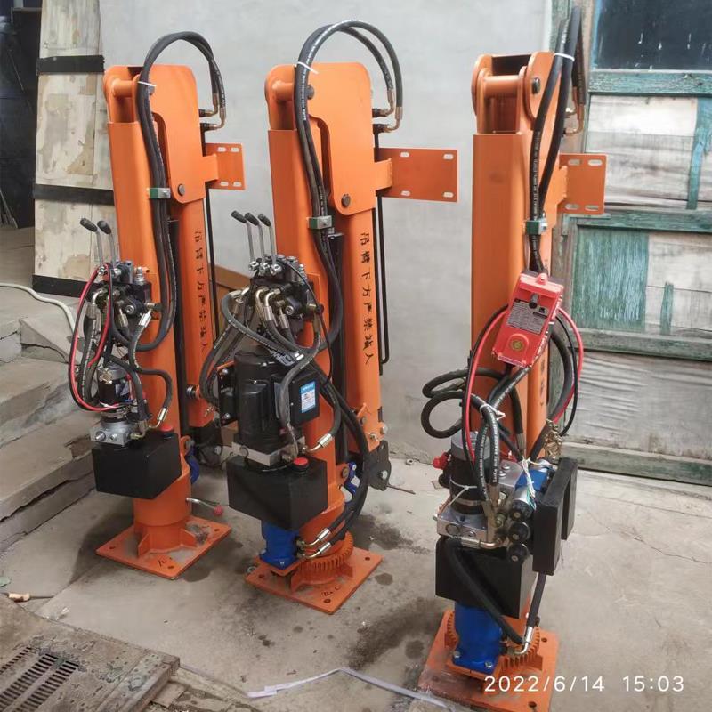 项城市重汽蓝牌随车吊 3.2吨 国六动力强 液压驱动 农用自卸起重机